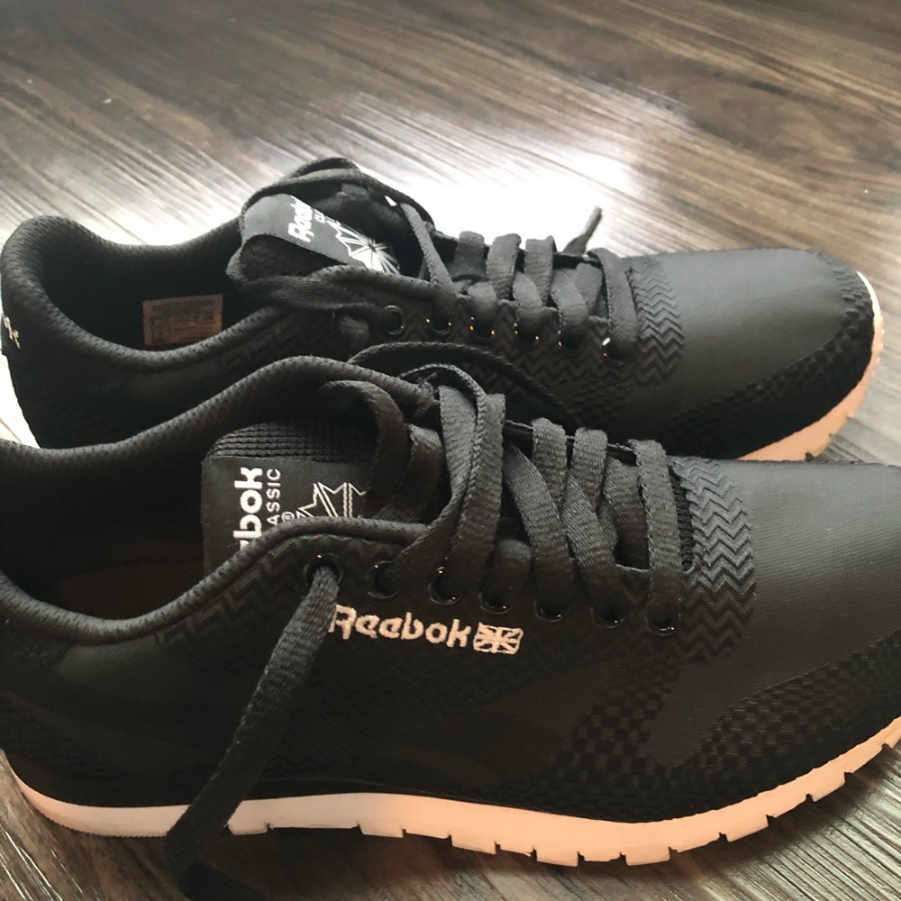 Reebok Sneakers